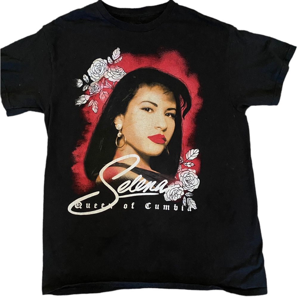 Selena women’s Tshirt size s/m